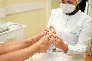 Какой врач лечит грибок ногтей на ногах
