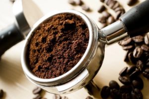 Как приготовить скраб для тела из кофе и меда