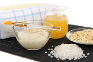 Как сделать скраб из соли и меда для лица в домашних условиях