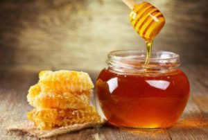 Помогает ли мед при лечении изжоги
