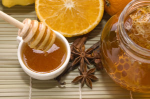 Полезные свойства и противопоказания корицы с медом