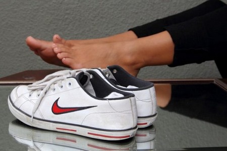 Если материалы обуви плохо пропускают воздух, спрей может и не помочь